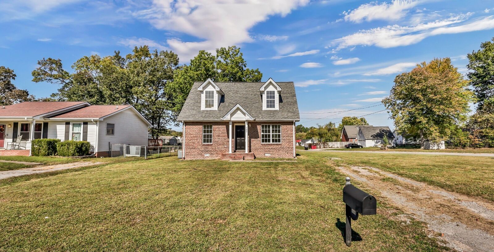 Property Photo:  727 Inver Ln  TN 37042 