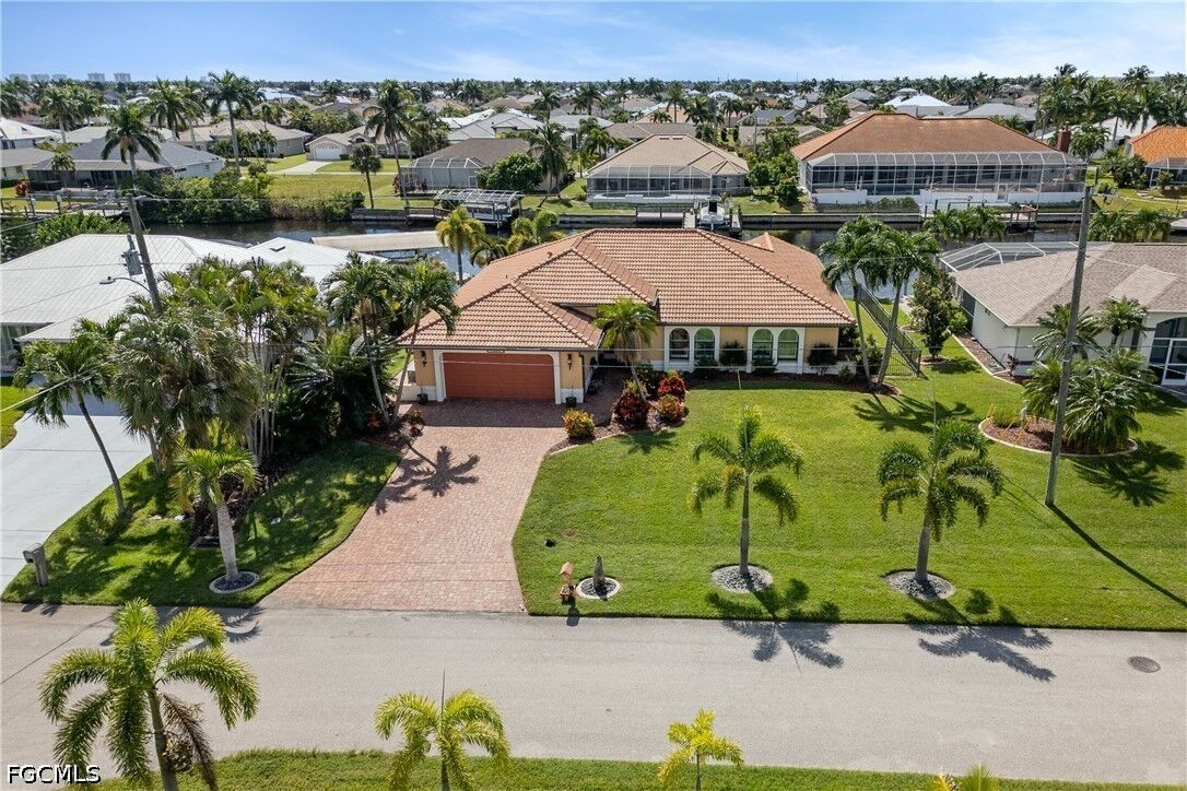 Property Photo: 2902 SW 36th Terrace FL 33914