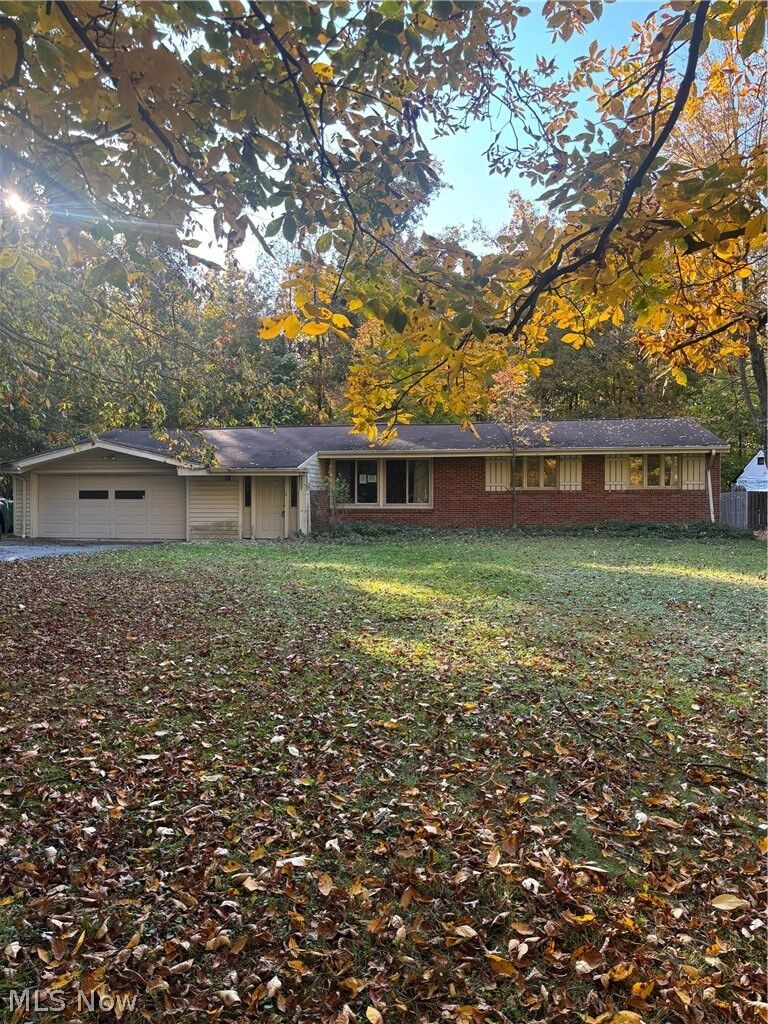 Property Photo: 1036 Woodlane Drive OH 44143