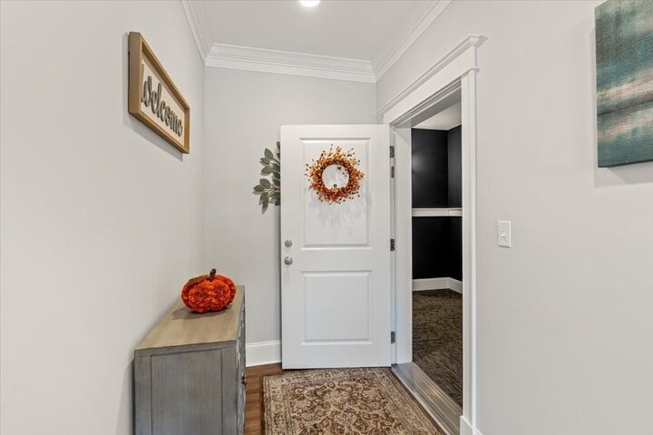 Property Photo:  4 Longwood Ln 302  MA 02339 
