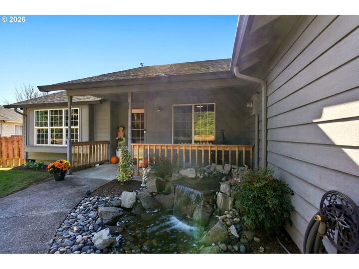 Property Photo:  1656 N R St  WA 98671 