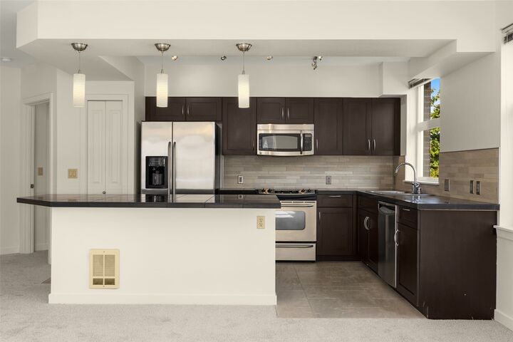 Property Photo:  5450  Leary Avenue NW 446  WA 98107 
