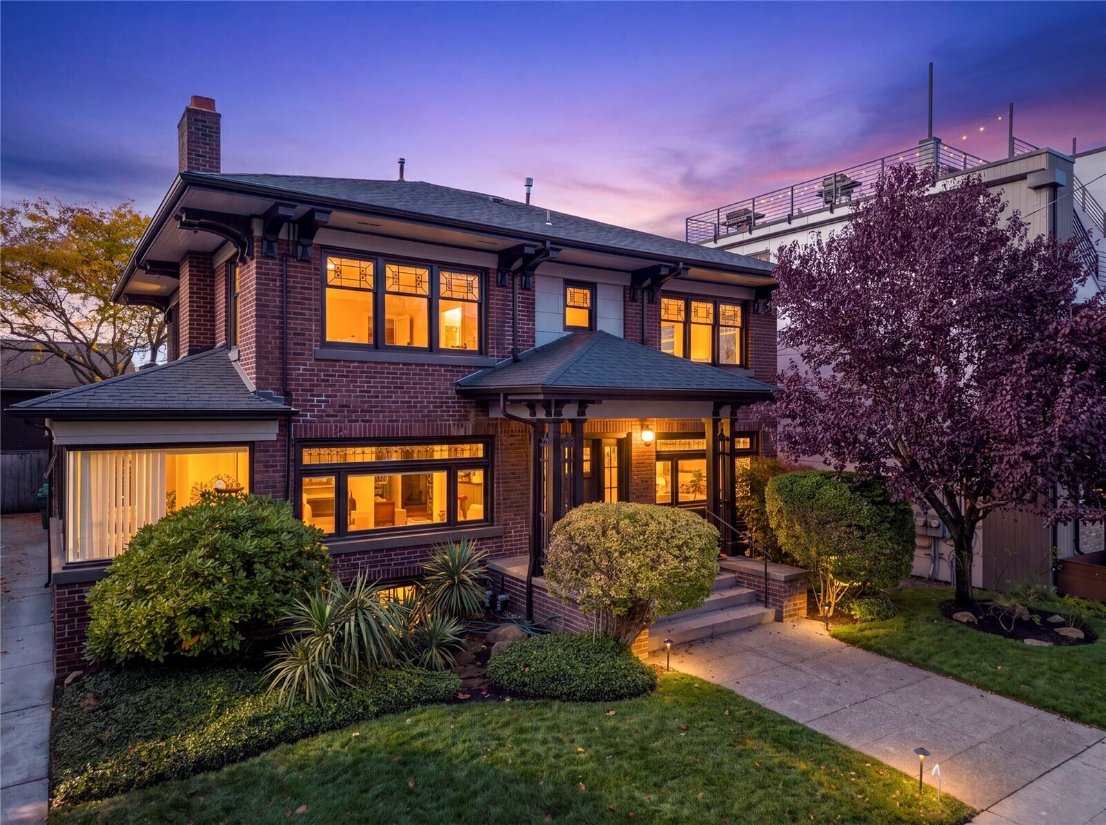 Property Photo: 5211 Phinney Avenue N WA 98103