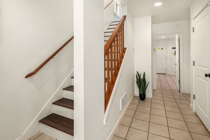 Property Photo: 1813 S Bush Place B WA 98144