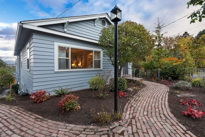 Property Photo:  3840  34th Avenue SW  WA 98126 