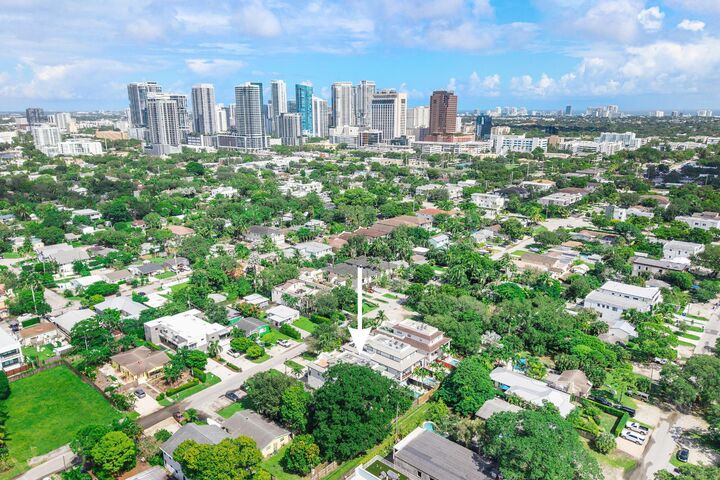 Property Photo:  612 SW 10th Street  FL 33315 