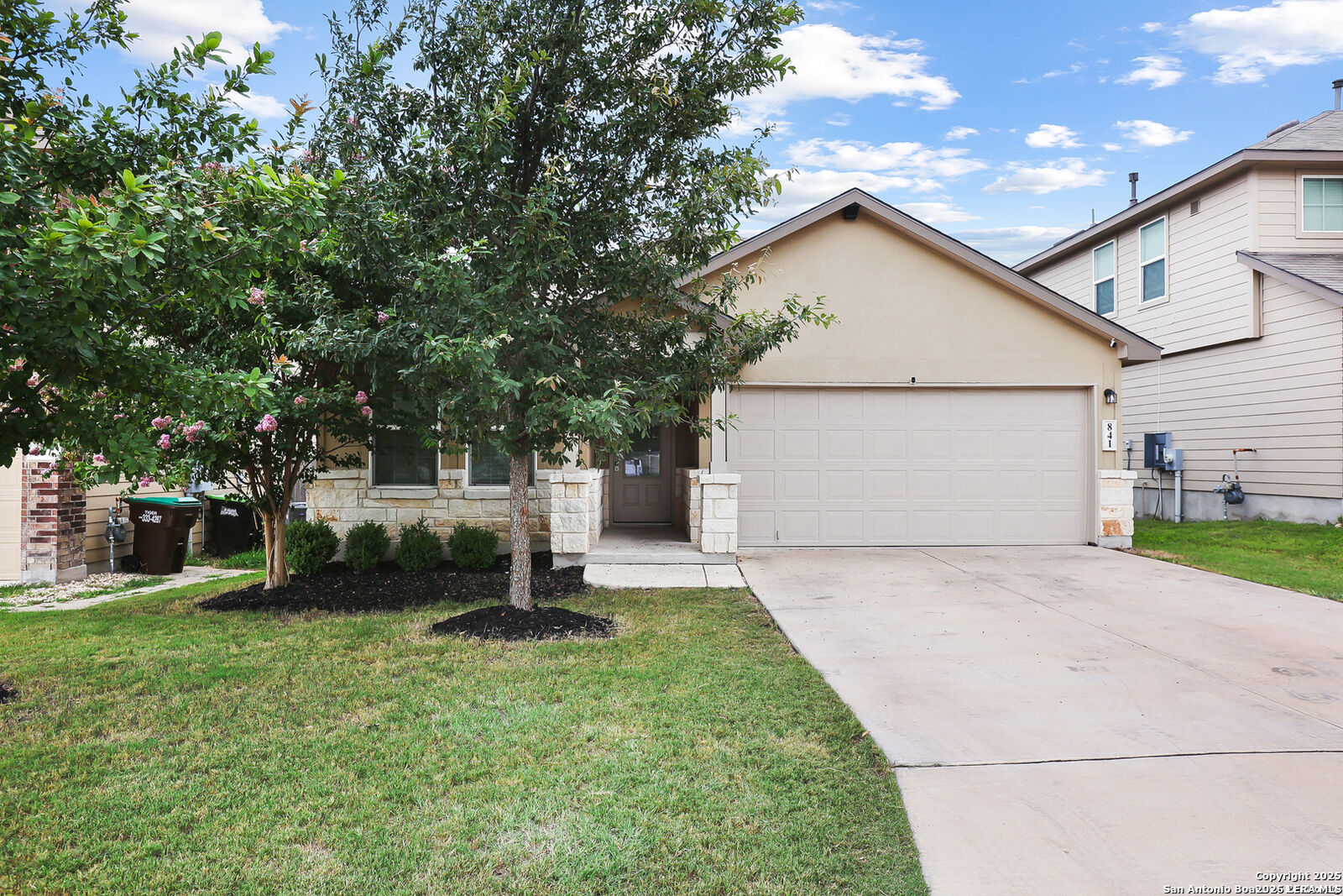 Property Photo: 841 Hollimon Pkwy TX 78253