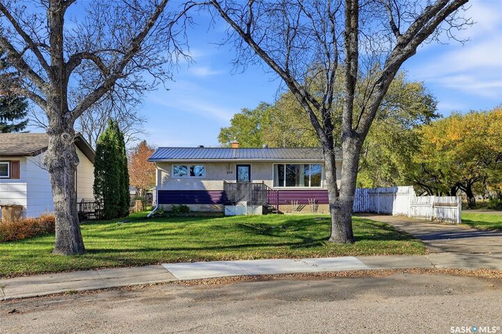 Property Photo:  520 Montague Street  SK S4R 3W5 