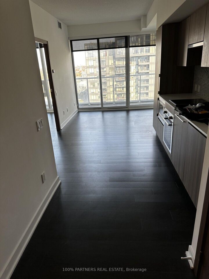 Property Photo:  17 Bathurst Street 3507  ON M5V 0M1 