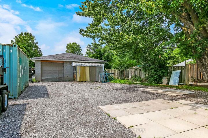 Property Photo:  515 Third Street  ON N5V 2C1 