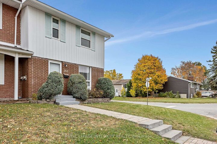 Property Photo:  262 Edward Street S  ON K7S 2X7 