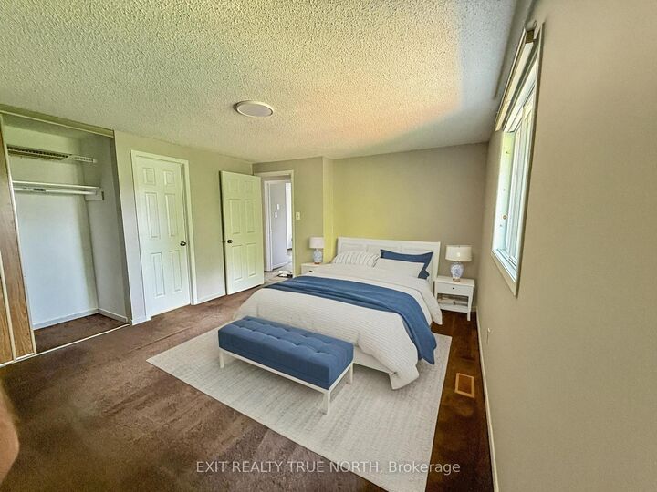 Property Photo:  71 Hickling Trail  ON L4M 5S7 