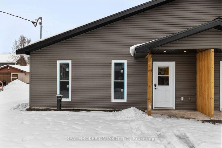 Property Photo: 47 Creighton Street S 1 ON L3V 1B1