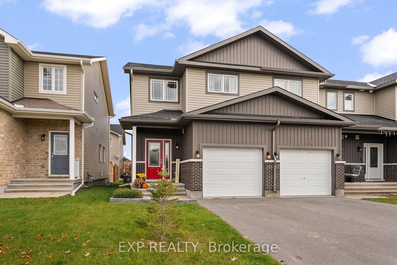 Property Photo:  76 Vimy Ridge Crescent  ON K7S 0H7 