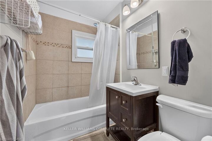 Property Photo:  20 Granton Street 2  ON L8S 3C2 