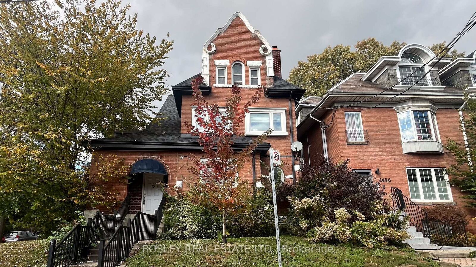 Property Photo:  1498 King Street W Lower  ON M6K 1J3 