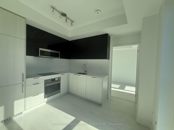 Property Photo:  306 Jarvis Street 3001  ON M5A 2P2 