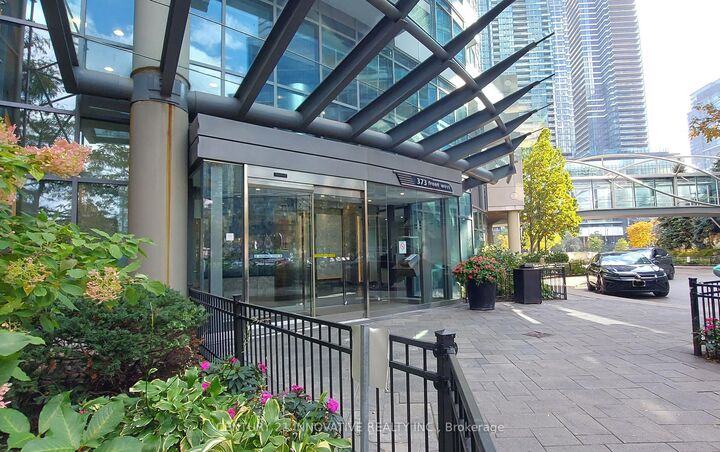 Property Photo: 373 Front Street W 1010 ON M5V 3R5
