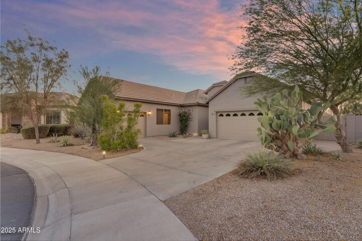 Property Photo: 18199 W Buckhorn Drive AZ 85338