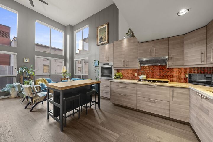 Property Photo: 933 Seymour Street 303 BC V6B 6L6