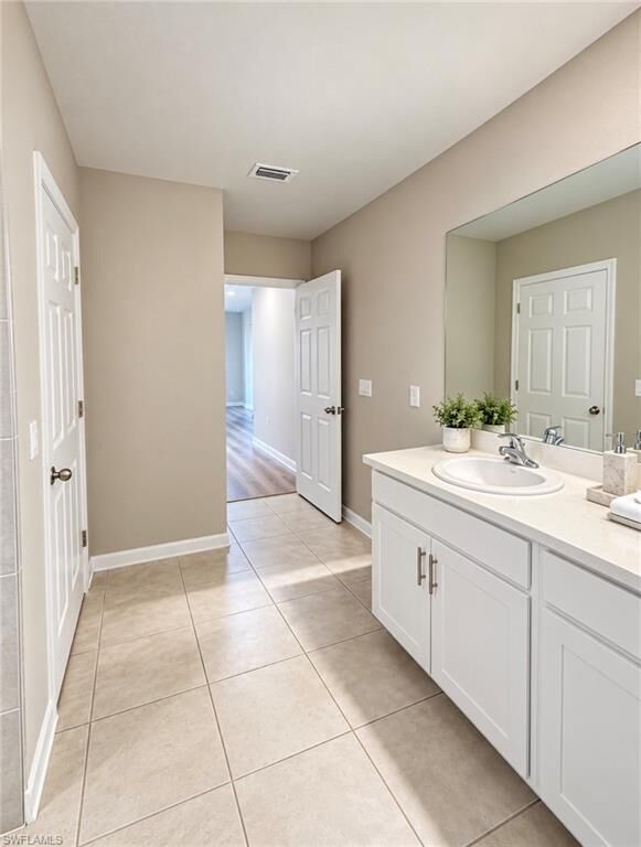 Property Photo: 334 Kismet Pkwy E FL 33909
