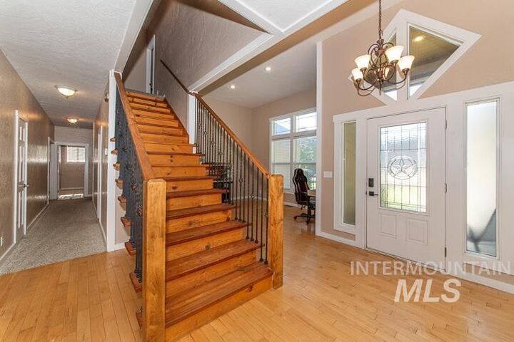 Property Photo: 280 E Sunrise Rim Rd ID 83686