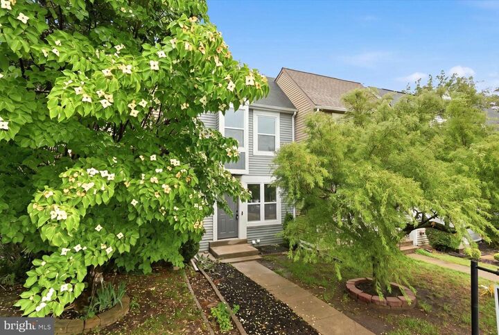Property Photo: 15387 Gatehouse Terrace VA 22191
