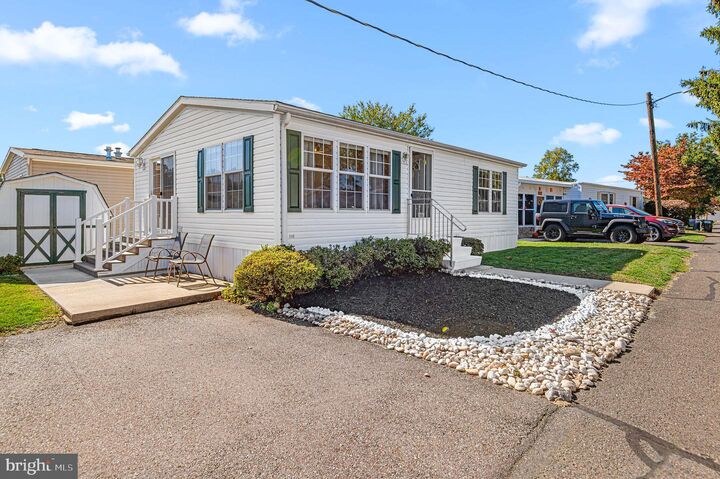 Property Photo:  2304 Brownsville Road H-28-Maple Ave  PA 19053 