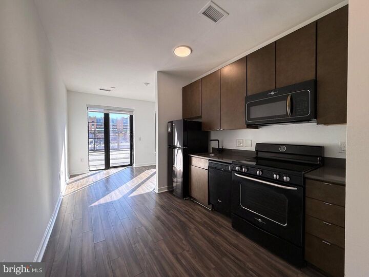 Property Photo:  1250 9th Street NW 514  DC 20001 
