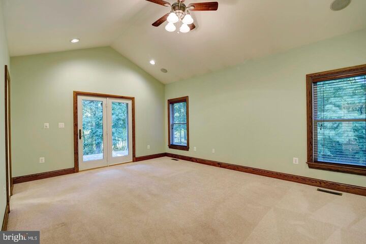 Property Photo:  43224 Evans Pond Road  VA 20176 