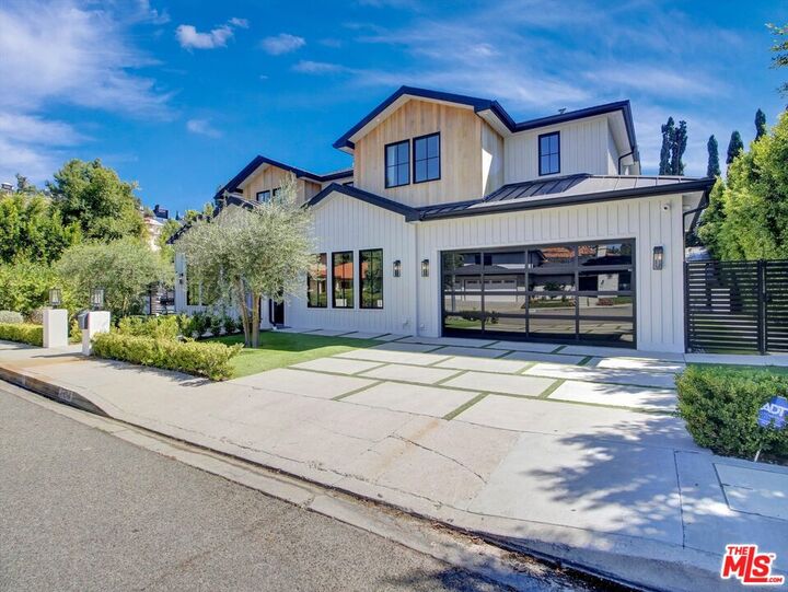 Property Photo:  6310 Mirror Lake Dr  CA 90068 