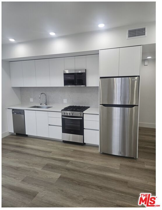 Property Photo:  3451 Motor Avenue, Unit 201  CA 90034 