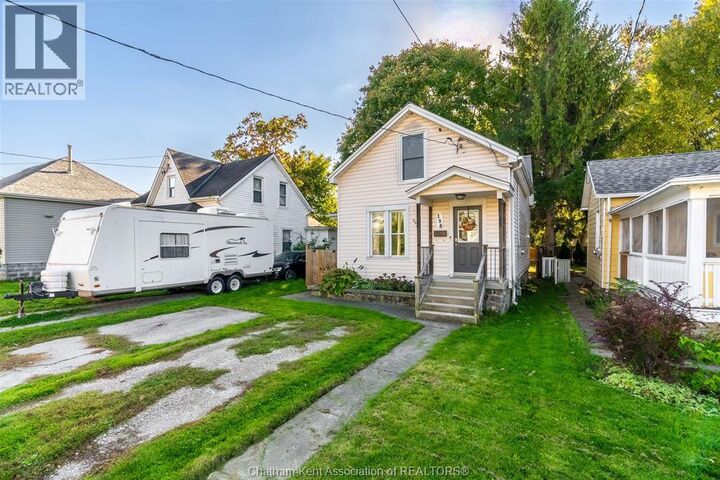 Property Photo:  198 Raleigh Street  ON N7M 2N7 