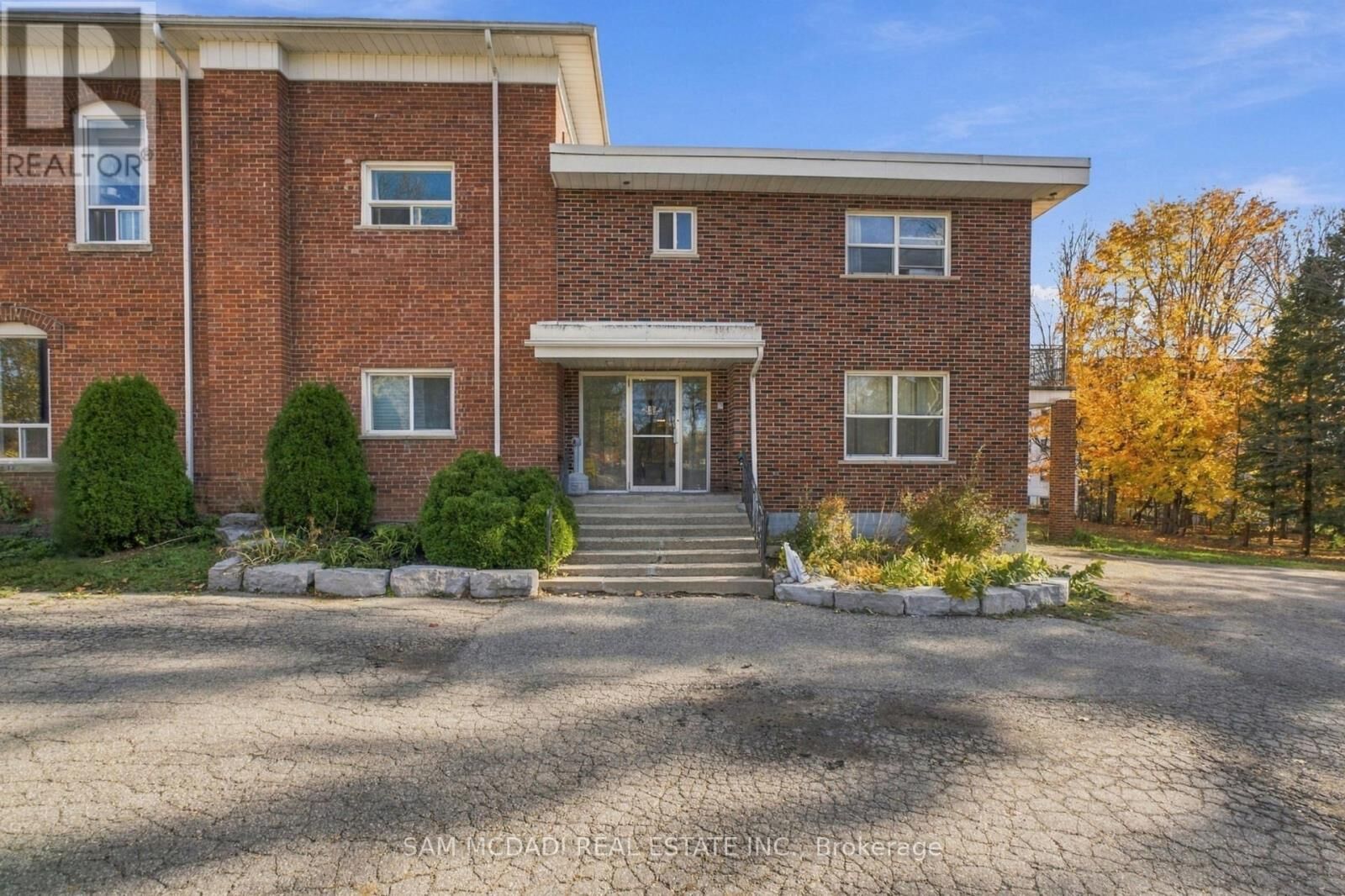 Property Photo: 15 Faulkner Street 106 ON L9W 2G4