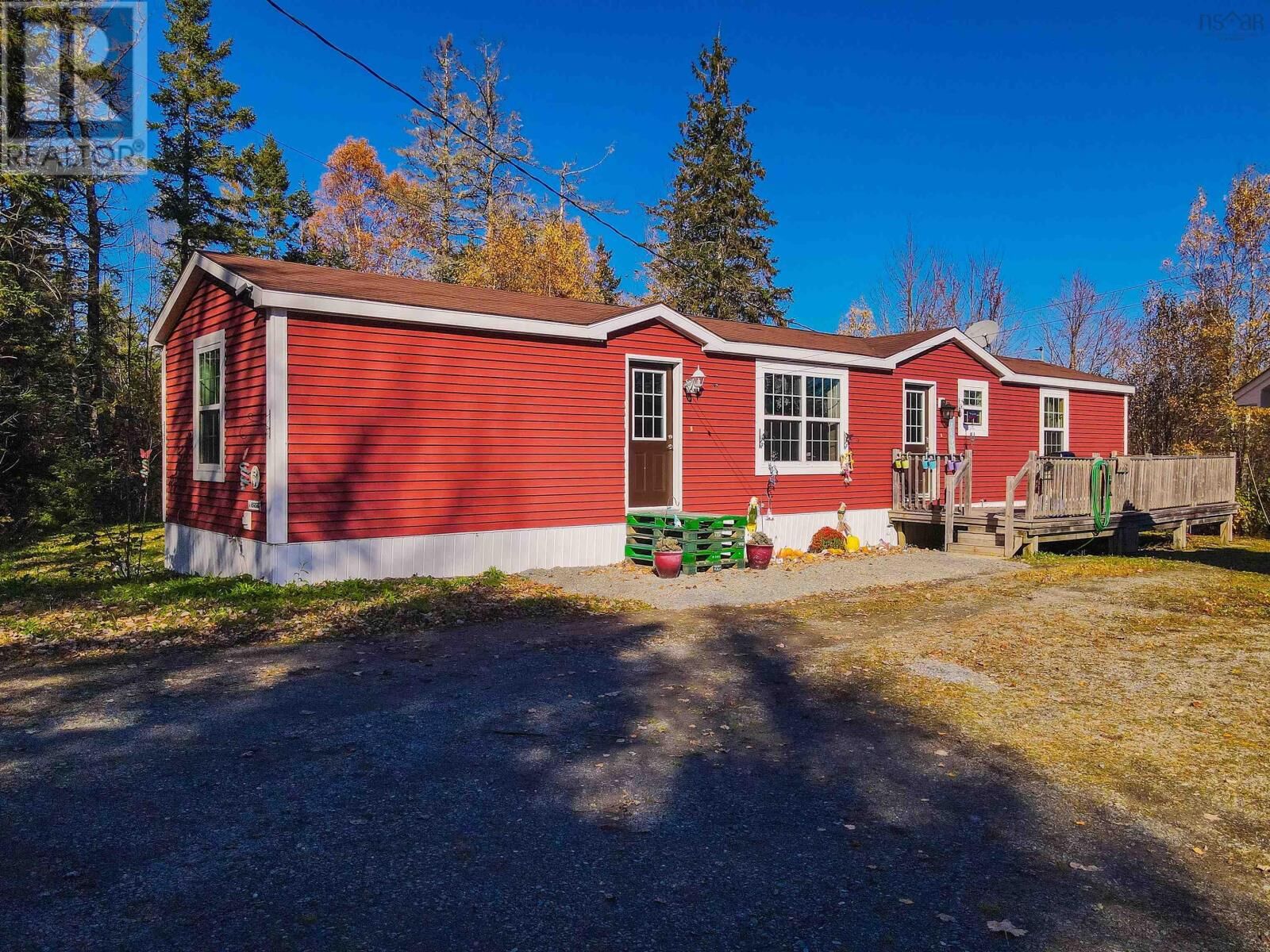 Property Photo:  1750 South Rawdon Road  NS B0N 1Z0 