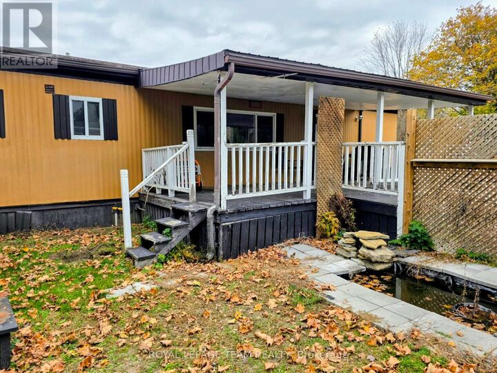 Property Photo:  114 North Hutt Road North  ON K6V 5T2 