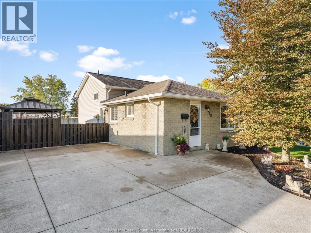 Property Photo:  15 Ventnor Avenue  ON N9V 3J4 