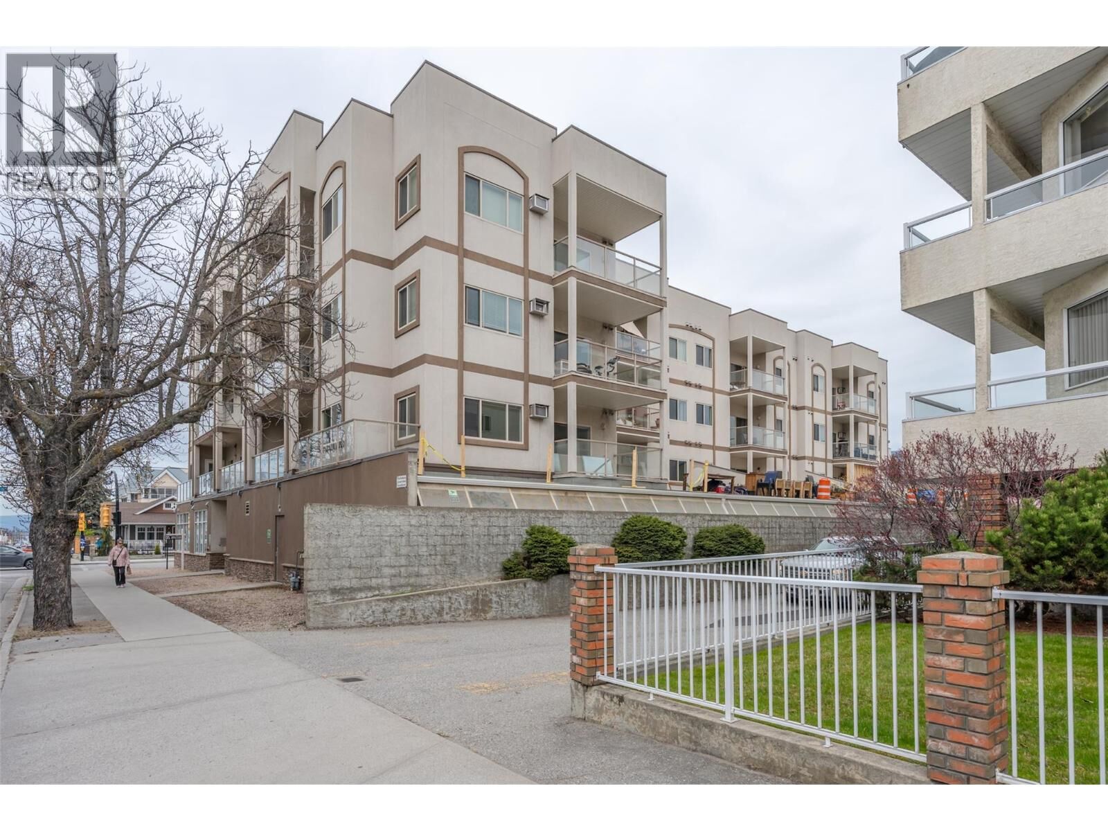 Property Photo:  196 Wade Avenue West 208  BC V2A 1T6 