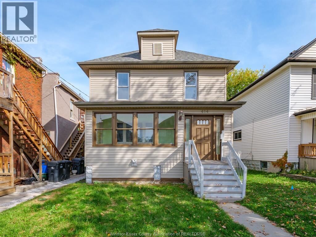 Property Photo: 434 Gladstone Avenue ON N9A 2P9