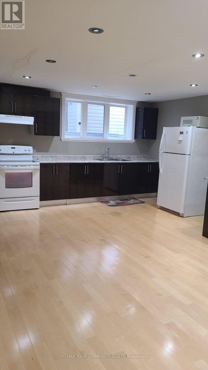 Property Photo: 39 Treeline Boulevard Basem. ON L6P 1E4