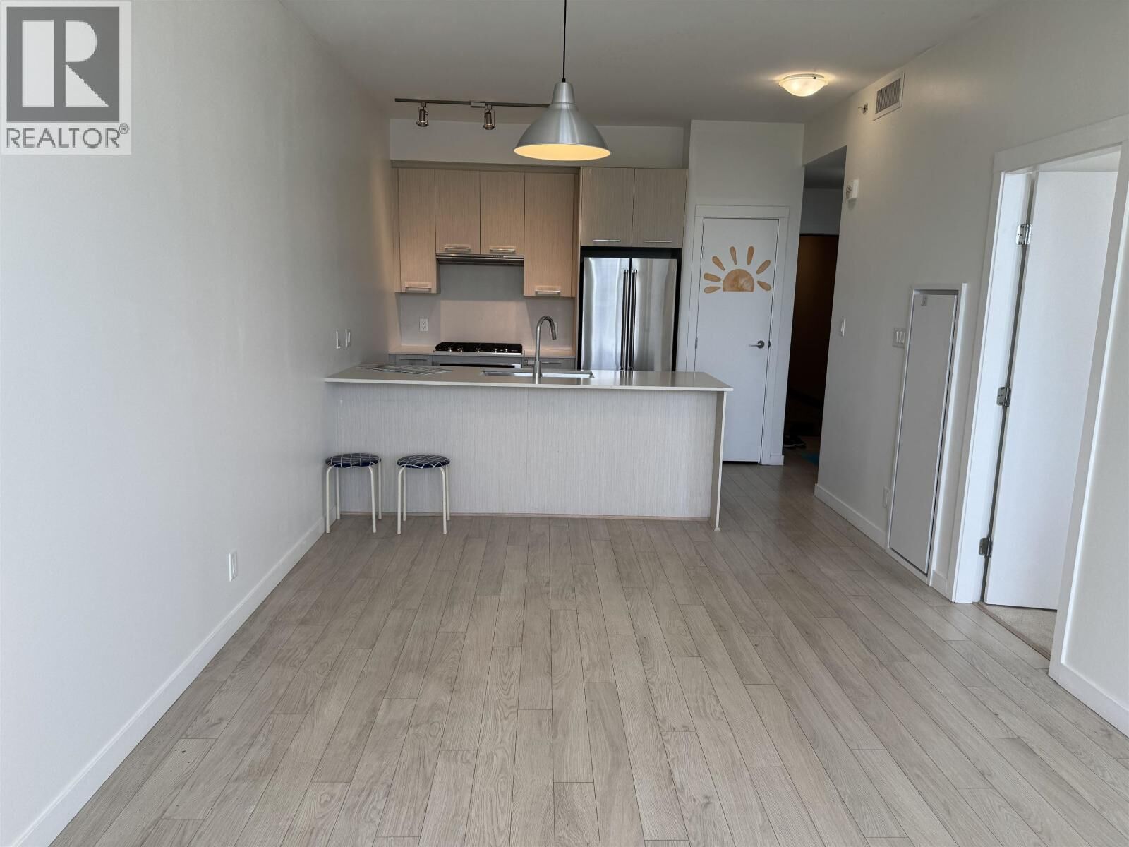 Property Photo:  7688 Alderbridge Way 904  BC V6X 0P7 
