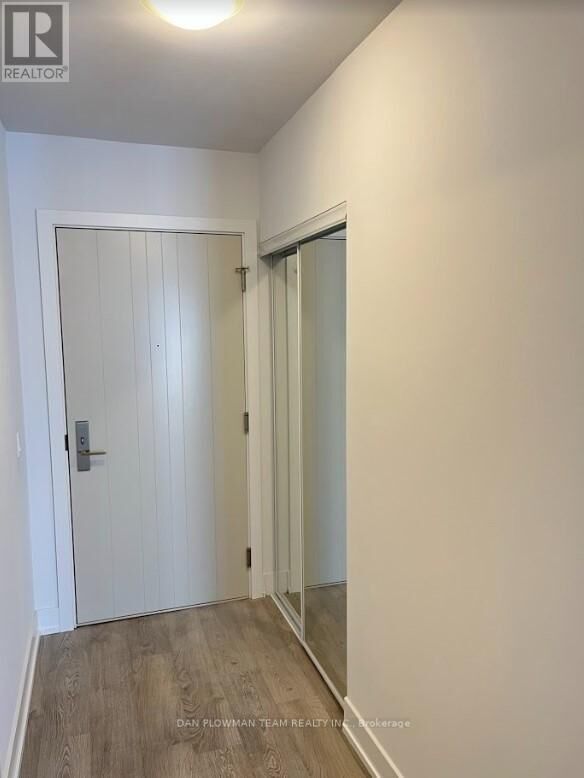 Property Photo: 2550 Simcoe Street North 508 ON L1L 0R5