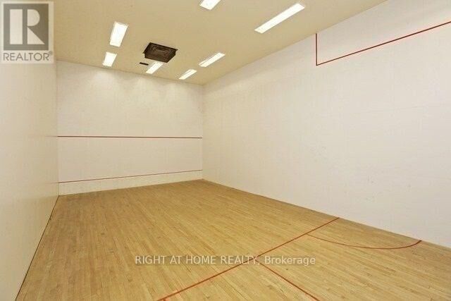 Property Photo: 45 Carlton Street 1710 ON M5B 2H9