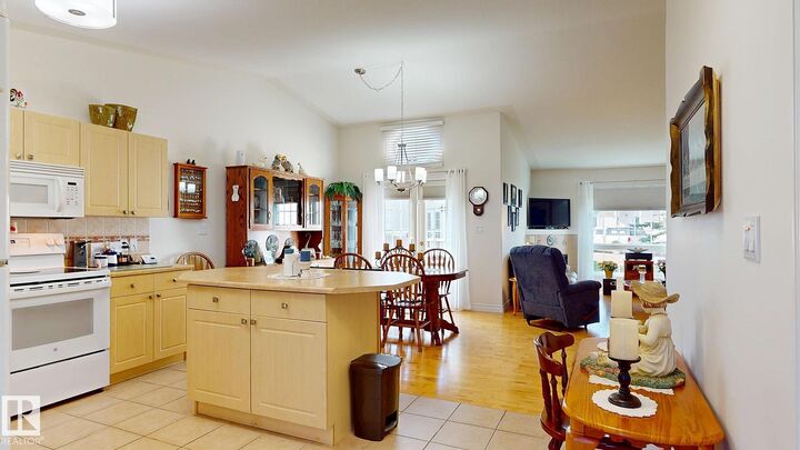 Property Photo:  3 Spruce Ridge Drive 3  AB T7X 3V5 