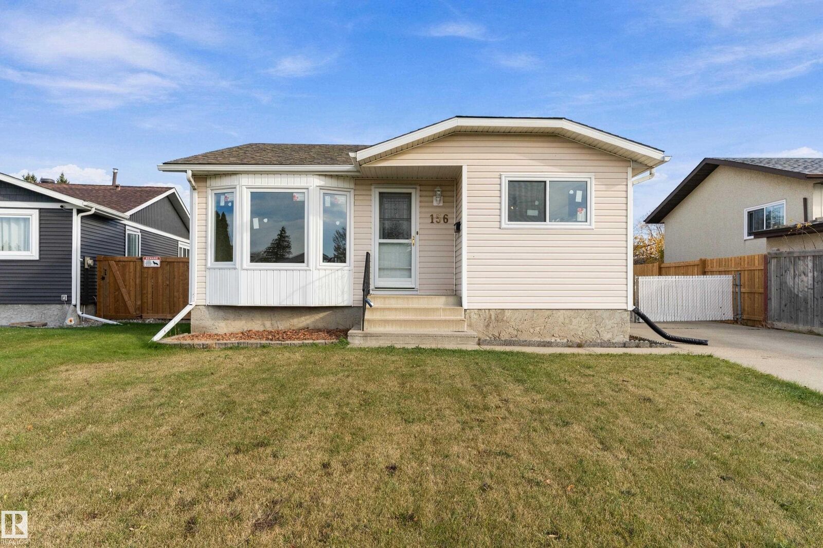 Property Photo:  156 Dunluce Road NW  AB T5X 4N9 