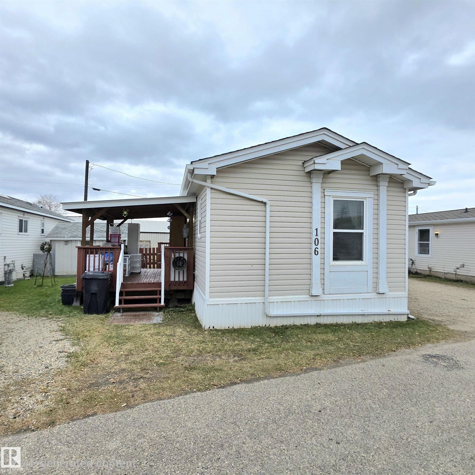 Property Photo: #106 5309 52 Street AB T7L 1L5
