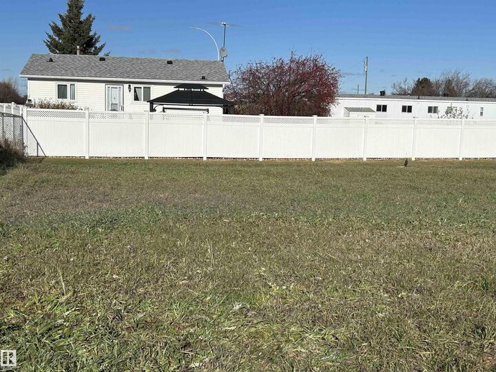 Property Photo:  416 Namepi Crescent  AB T0A 3J0 