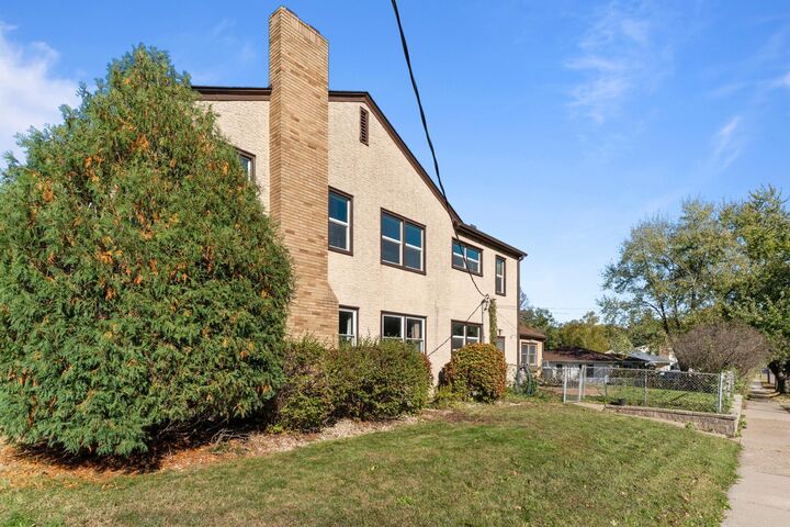 Property Photo:  1112 Seminole Avenue  MN 55118 