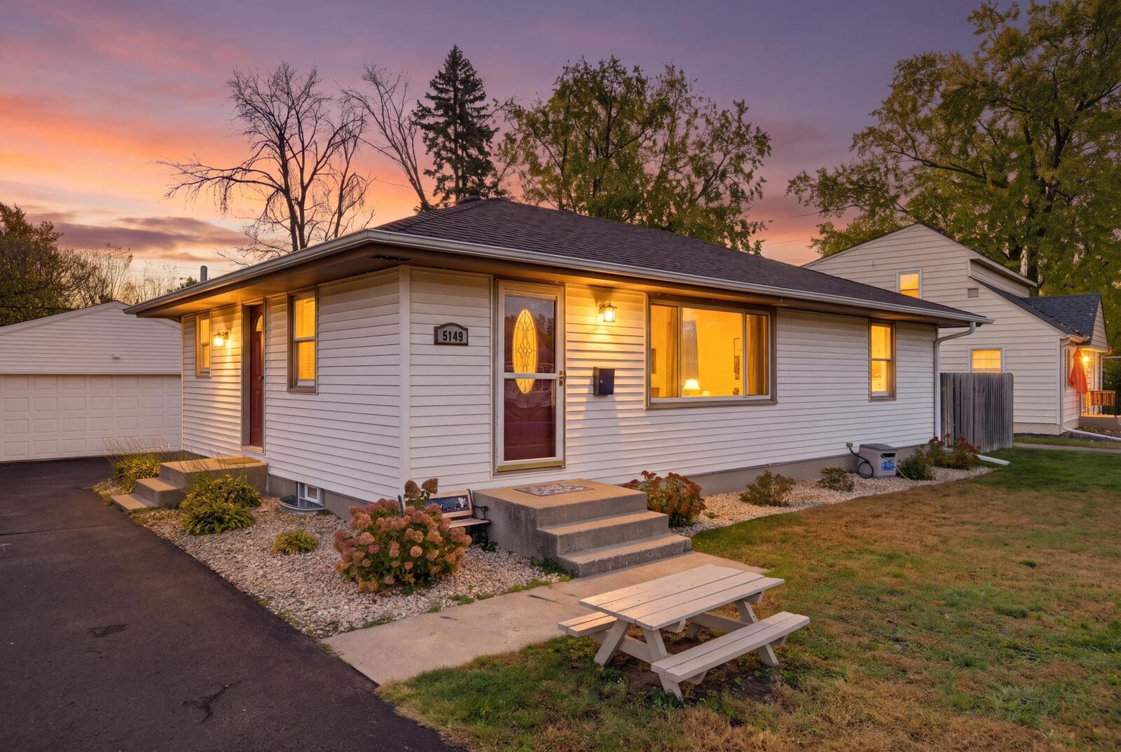 Property Photo: 5149 Horizon Drive NE MN 55421