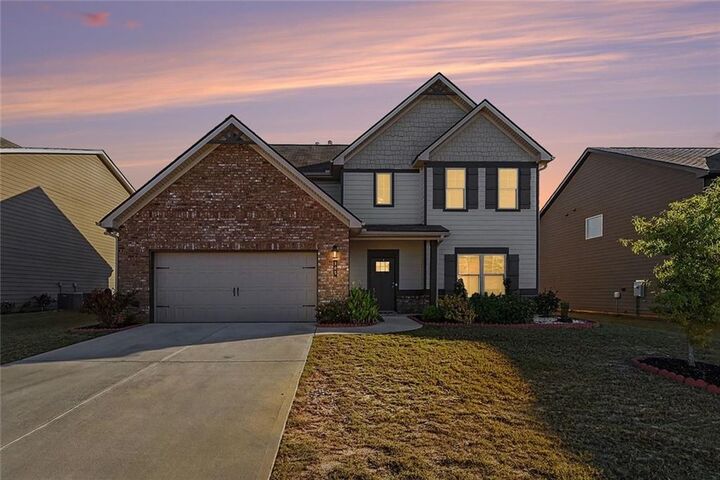 Property Photo:  305 Eleanora Crossing  GA 30052 